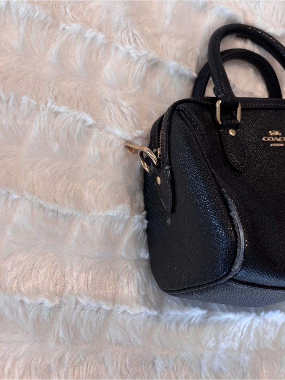 Coach - Mini Rowan- doesn't have the belt Look closely at the photos - Picture 4 of 6